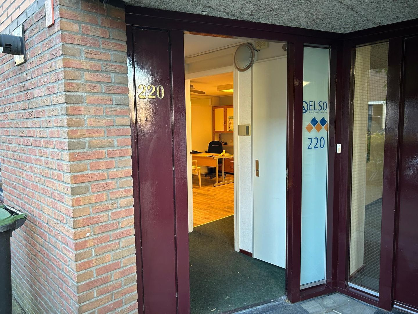 Bekijk foto 2 van De Klomp 220