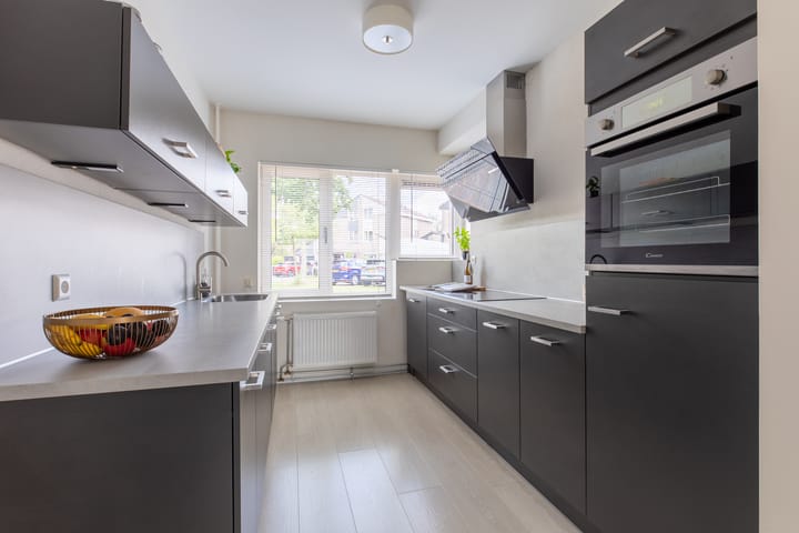 Photo 3 of Moerasvaren 118