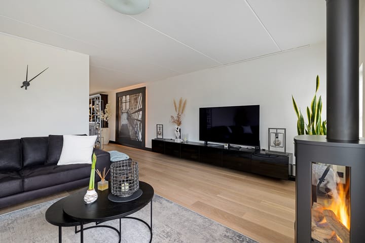 Photo 10 of Karper 58