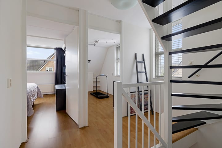 Photo 24 of Karper 58