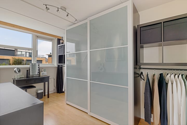 Photo 29 of Karper 58