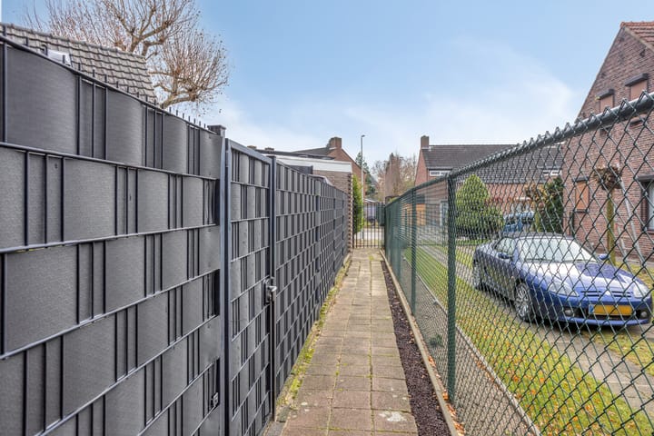 Photo 33 of Hoogveldsweg 7