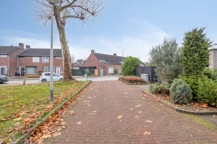 Photo 38 of Hoogveldsweg 7