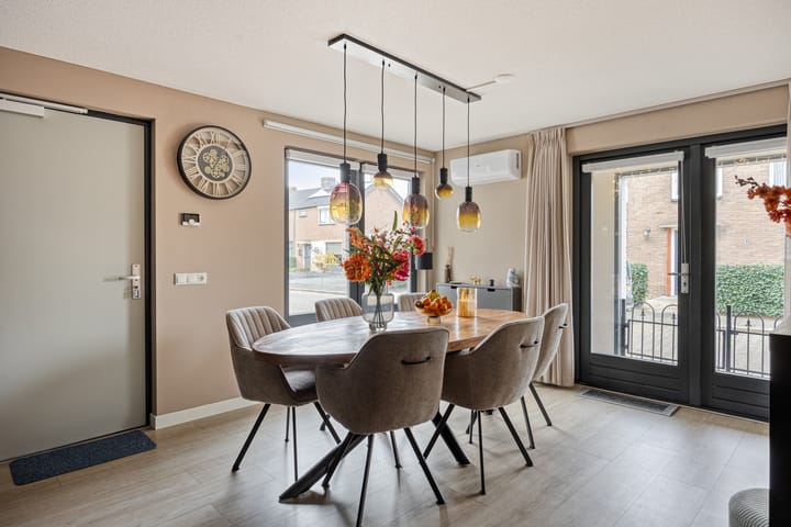 Photo 3 of Rozenstraat 1-A