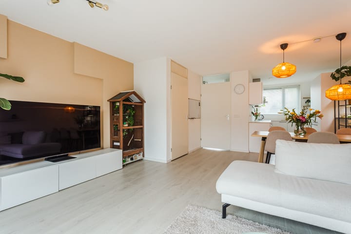 Foto 9 van Meindert Hobbemastraat 18