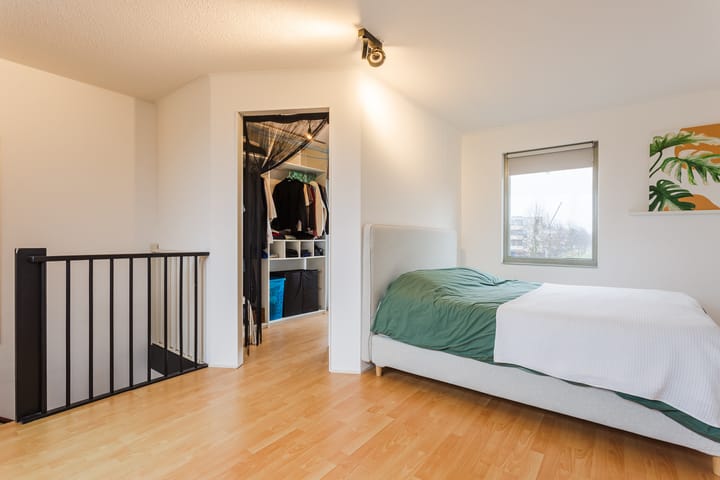 Foto 30 van Meindert Hobbemastraat 18