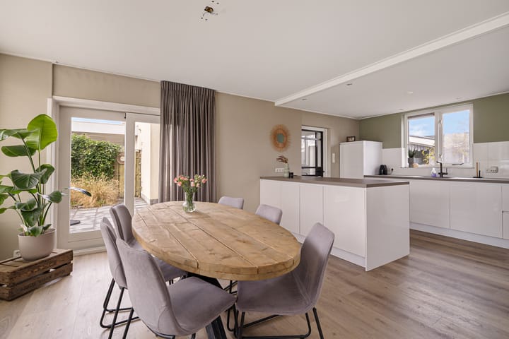 Foto 13 van Spoorstrjitte 11