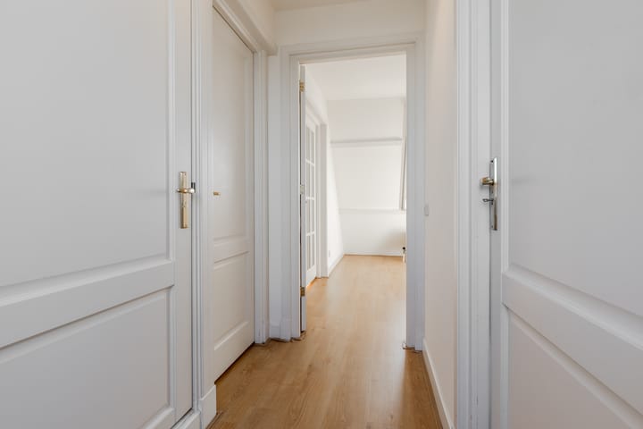 Photo 39 of Joh.M. Coenenstraat 60