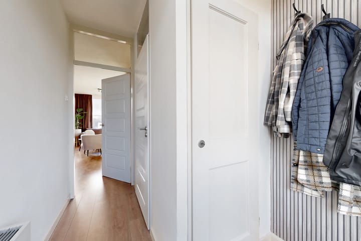 Photo 8 of Van Puttenstraat 81