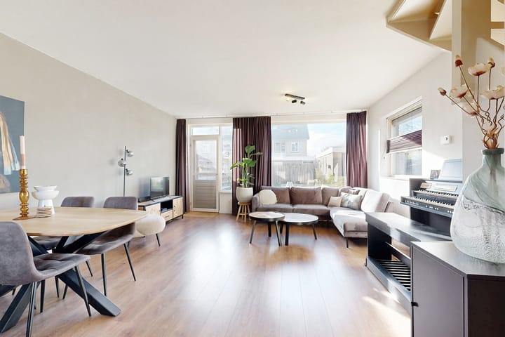 Photo 9 of Van Puttenstraat 81