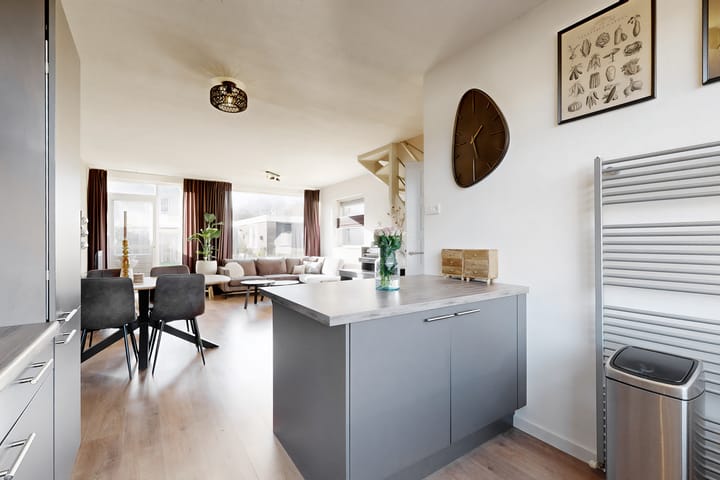 Photo 22 of Van Puttenstraat 81