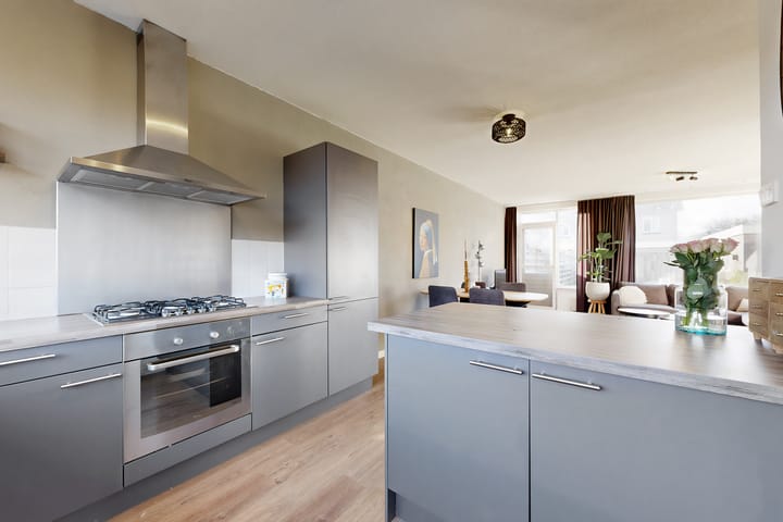 Photo 25 of Van Puttenstraat 81