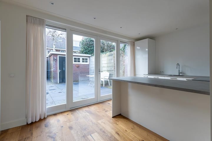 Photo 7 of Ruijsdaelplein 25