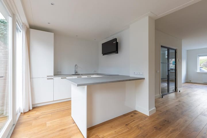 Photo 8 of Ruijsdaelplein 25