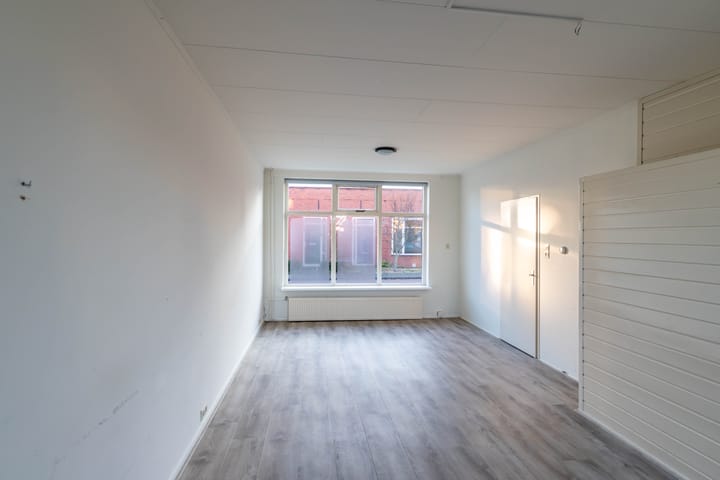 Photo 6 of Emmastraat 4