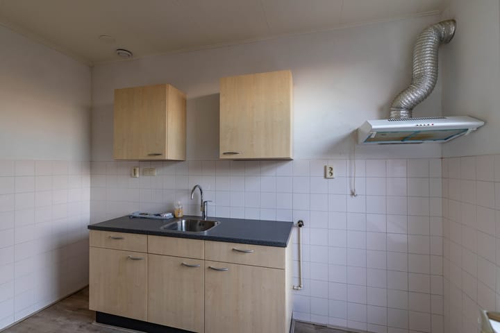 Photo 8 of Emmastraat 4