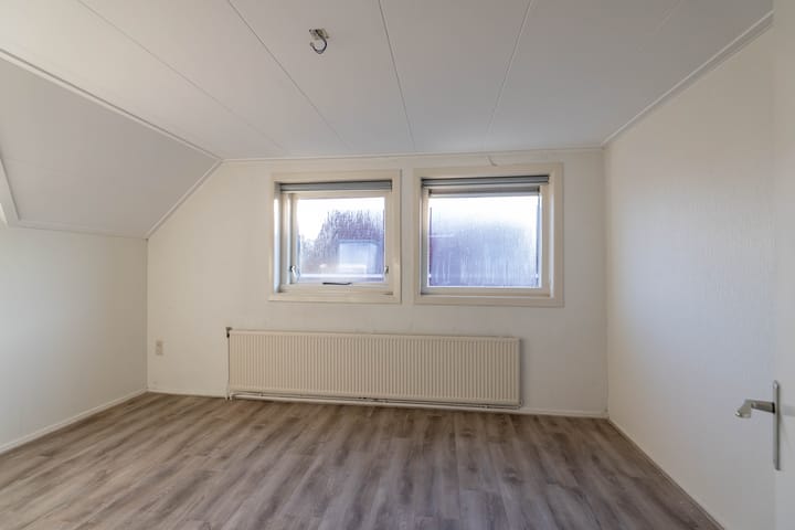 Photo 12 of Emmastraat 4