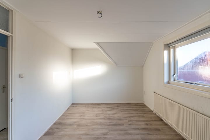 Photo 13 of Emmastraat 4