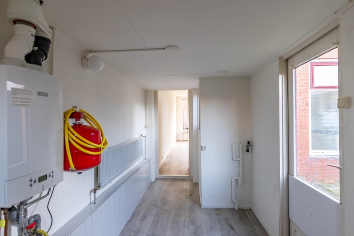 Photo 18 of Emmastraat 4