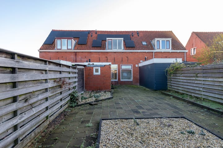 Photo 19 of Emmastraat 4