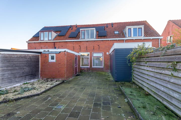 Photo 21 of Emmastraat 4