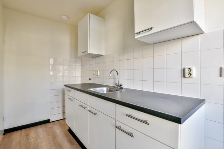 Foto 12 van Van Beuningenstraat 142-2