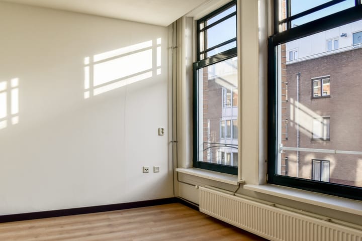 Foto 10 van Van Beuningenstraat 142-2