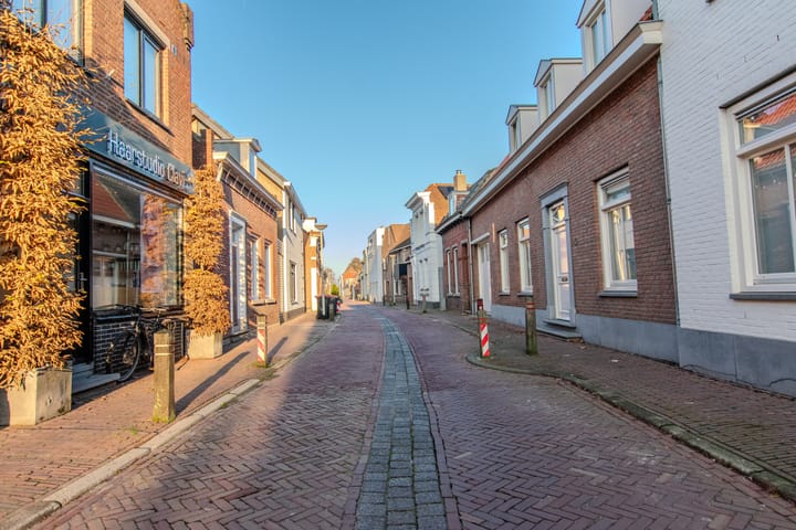 Photo 3 of Roosendaalsestraat 3