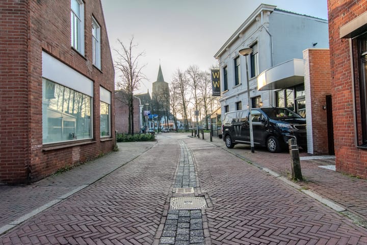 Photo 4 of Roosendaalsestraat 3