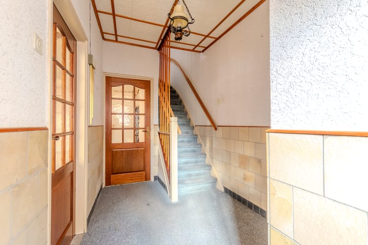 Photo 5 of Roosendaalsestraat 3