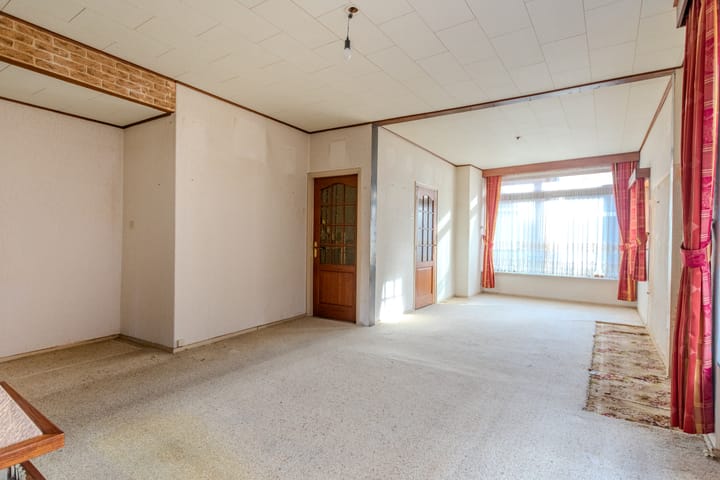 Photo 7 of Roosendaalsestraat 3