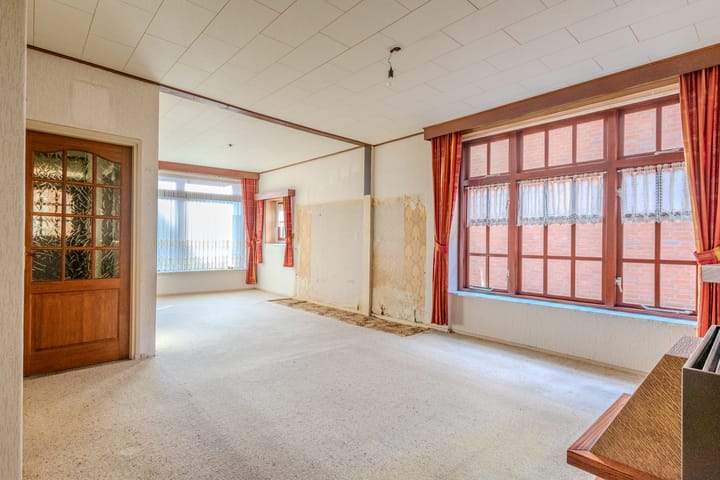 Photo 8 of Roosendaalsestraat 3