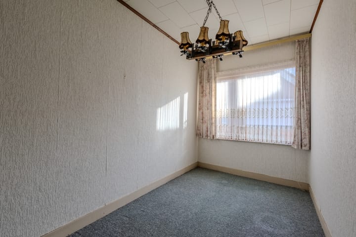 Photo 15 of Roosendaalsestraat 3