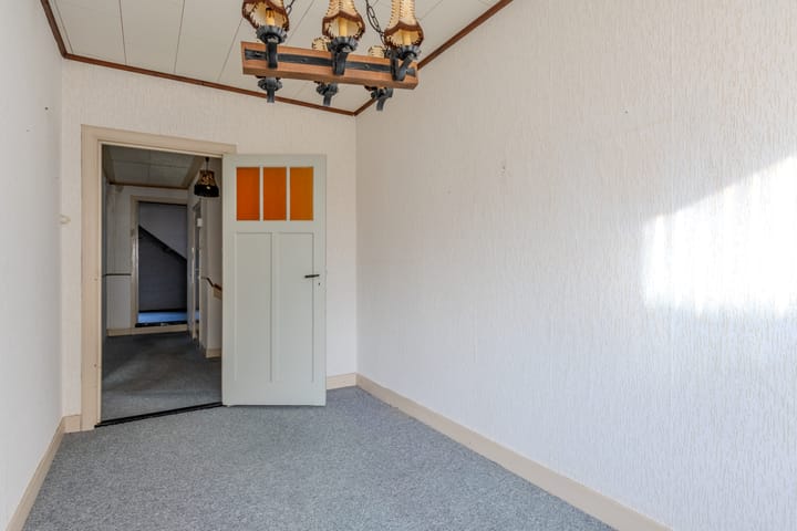 Photo 16 of Roosendaalsestraat 3