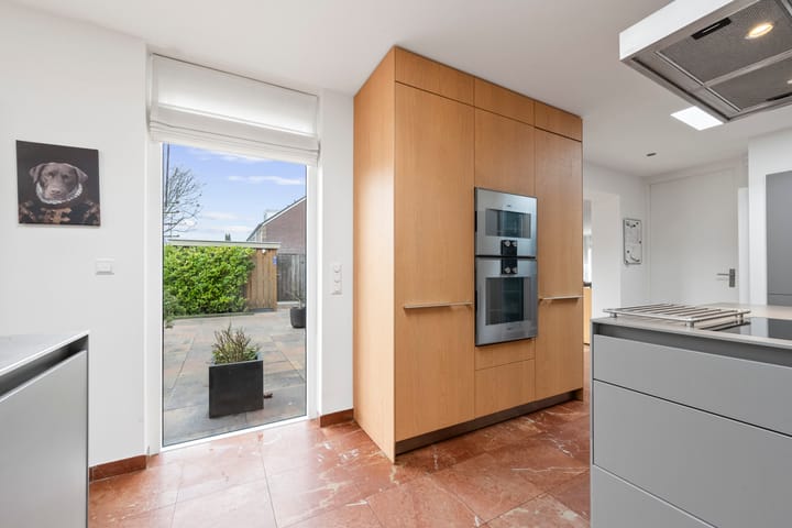 Photo 46 of Jan van Geemstraat 10