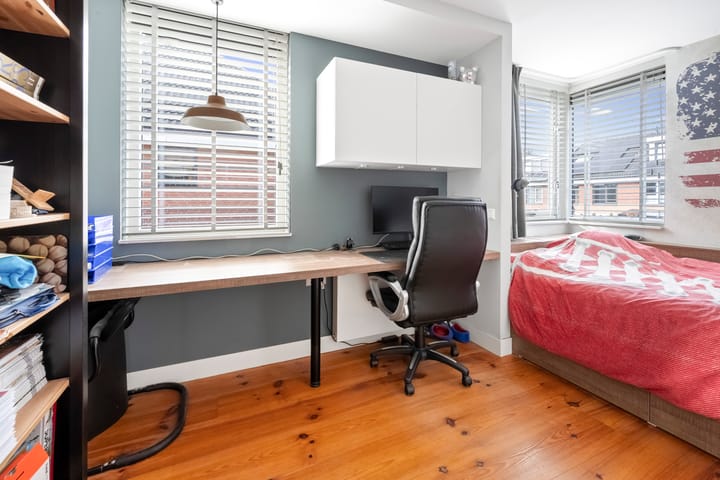 Photo 62 of Jan van Geemstraat 10