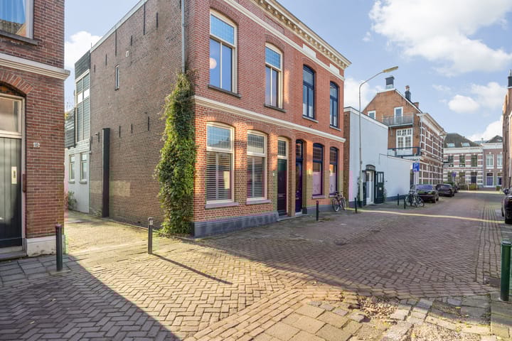 Photo 64 of de Roy van Zuidewijnlaan 8