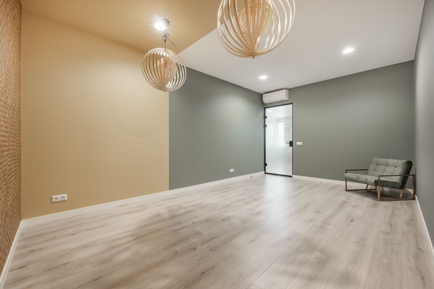 View photo 5 of Apolloweg 2-P