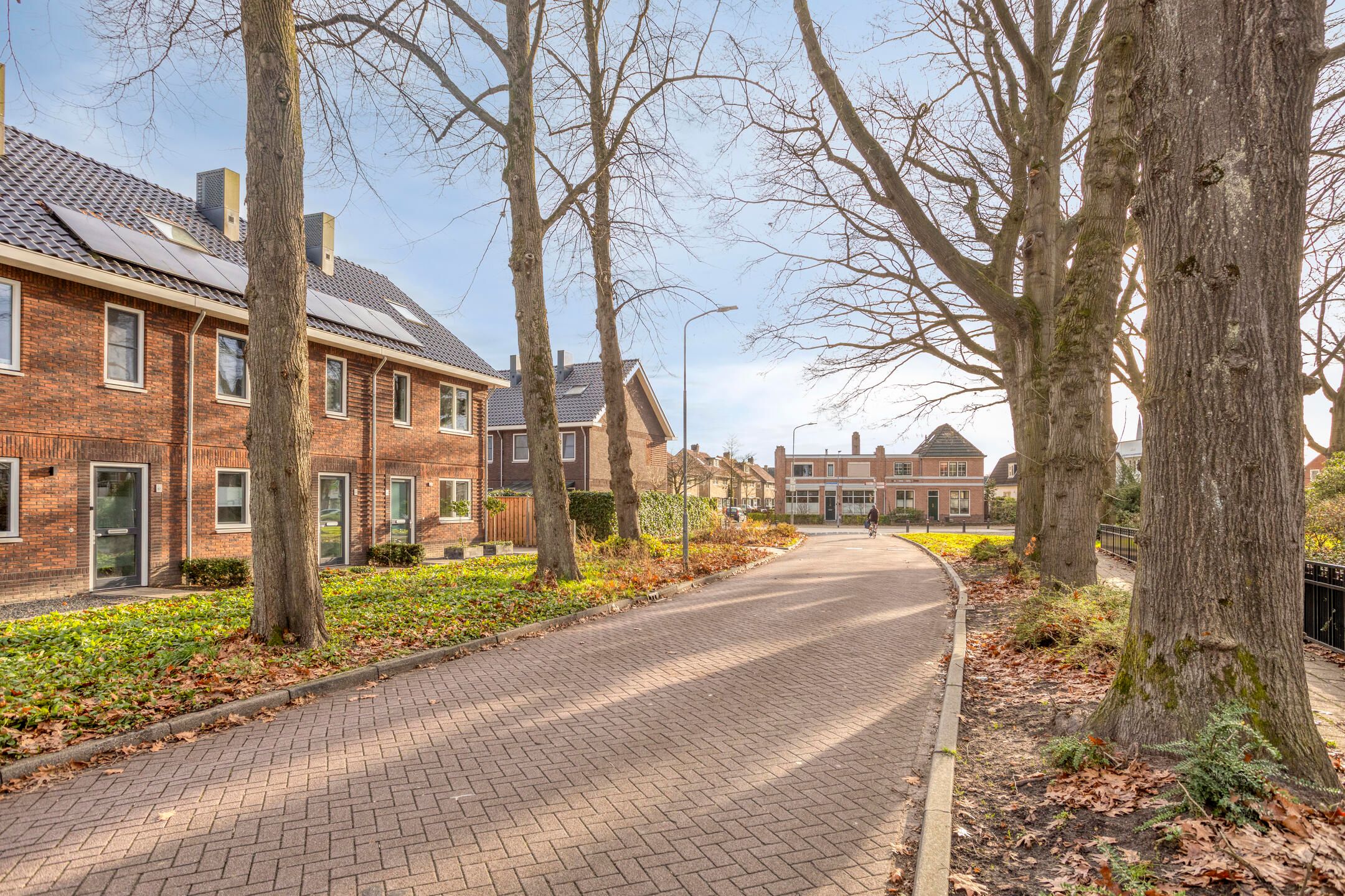 Foto 24 van Burgemeester Galleestr 67-B