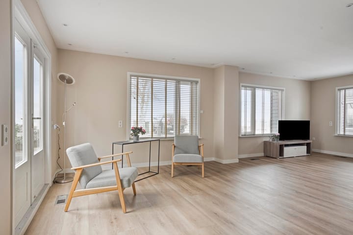 Photo 2 of Wormerringdijk 3