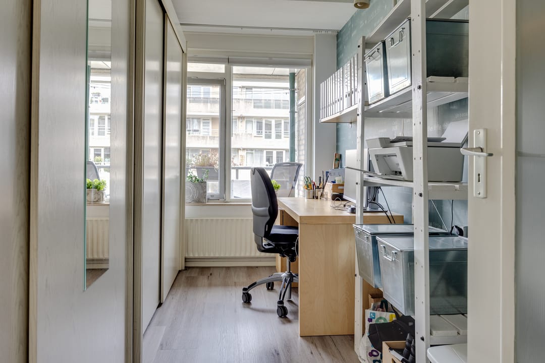 Photo 13 of Egger 28