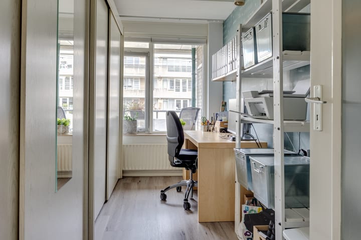 Photo 13 of Egger 28