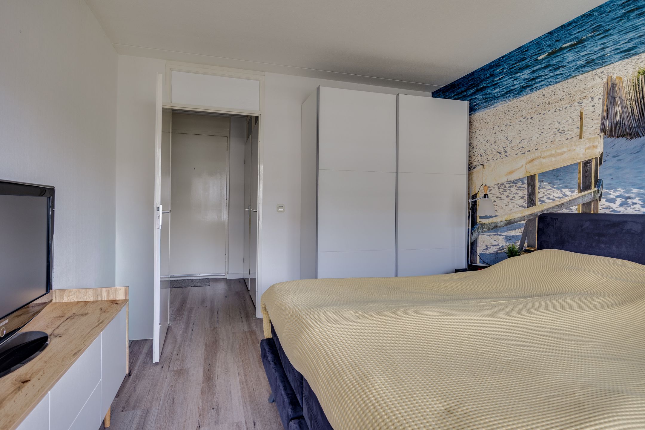 Photo 12 of Egger 28