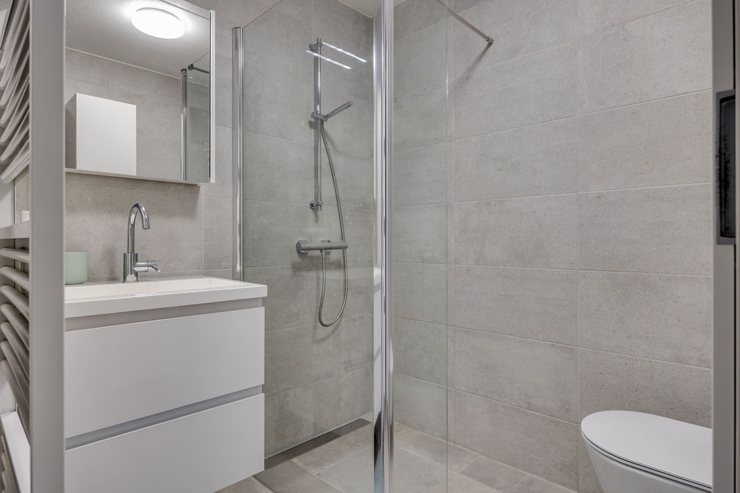 Photo 14 of Egger 28