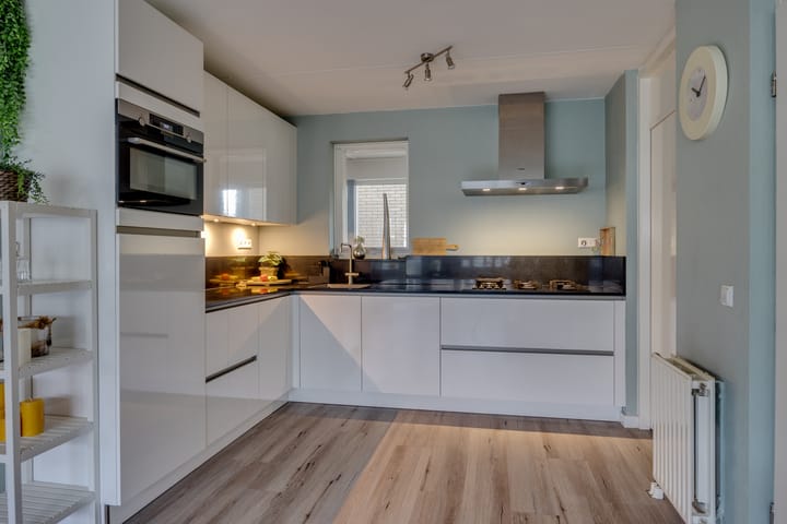 Photo 10 of Egger 28