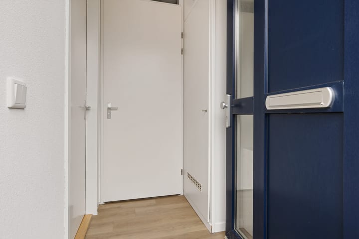 Photo 5 of Delfstraat 35