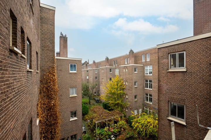 Photo 11 of Derde Hugo de Grootstraat 27-3