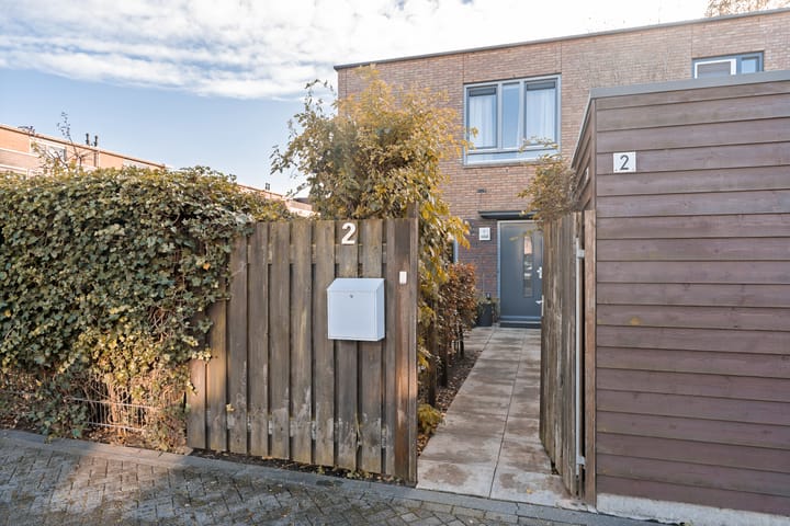 Carl Zellerhof 2 main image