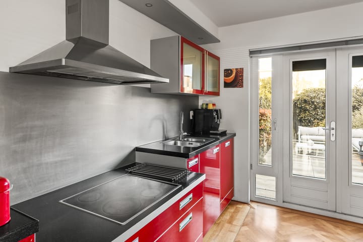 Photo 12 of Carl Zellerhof 2