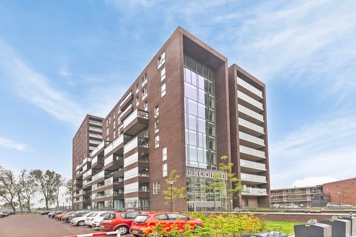 Photo 1 of Albertina Agnesstraat 98